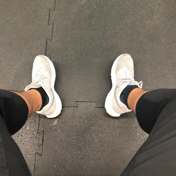 Meet your Posher, J - Picture 1 of 1